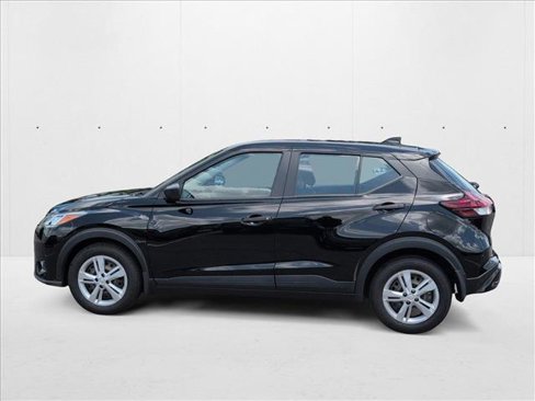 Used 2023 Nissan Kicks S image 8