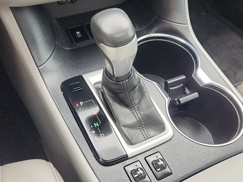 Used 2015 Toyota Highlander XLE image 29