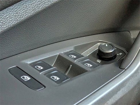 Certified 2019 Volkswagen Jetta SEL Premium image 29