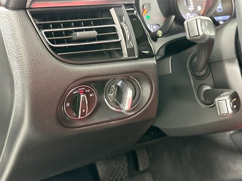 Certified 2020 Porsche Macan image 35