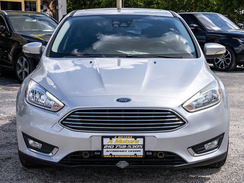 Used 2017 Ford Focus Titanium w/ Titanium Technology Package image 2