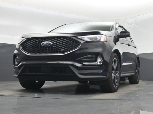 Used 2019 Ford Edge ST w/ Cold Weather Package image 29