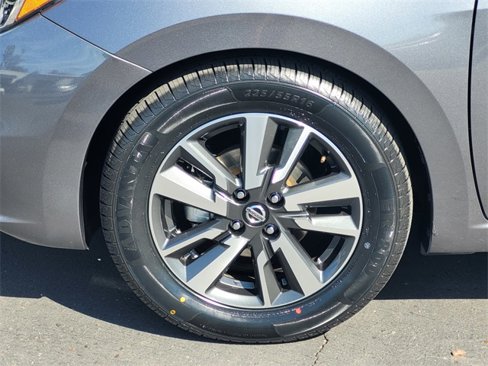 Used 2021 Nissan Versa SV image 10