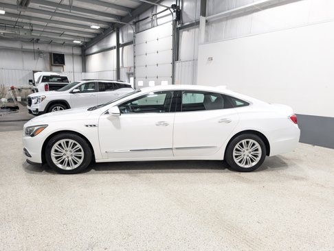 Used 2018 Buick LaCrosse Essence image 5