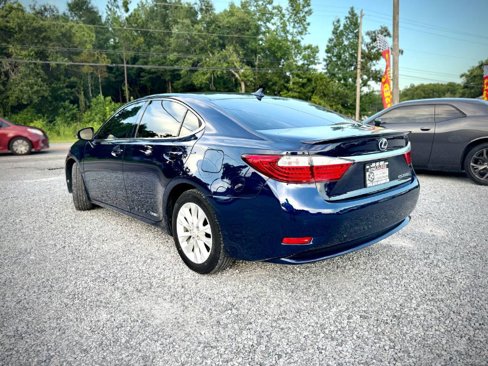 Used 2013 Lexus ES 300h image 2