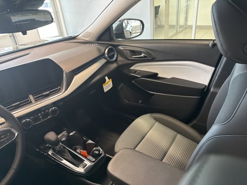New 2025 Chevrolet Trax LT w/ Driver Confidence Package image 19