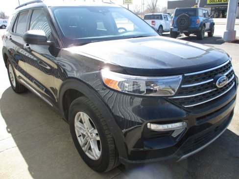 Used 2023 Ford Explorer XLT w/ Equipment Group 202A image 4