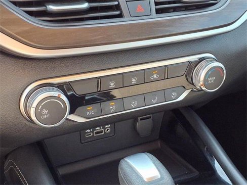 Used 2023 Nissan Altima 2.5 SV image 14
