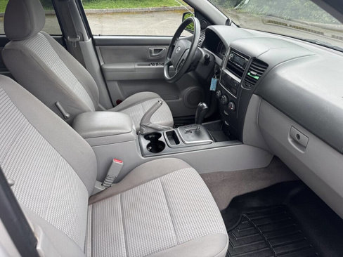 Used 2009 Kia Sorento LX image 14