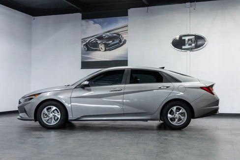 Used 2023 Hyundai Elantra SE image 10