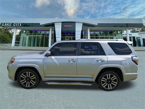 Used 2015 Toyota 4Runner Limited image 6