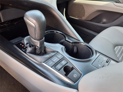 Used 2018 Toyota Camry SE image 37