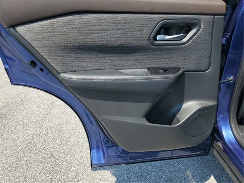 Certified 2022 Nissan Rogue SV image 30