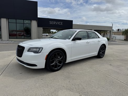 Used 2023 Chrysler 300 Touring w/ Sport Appearance Package image 8