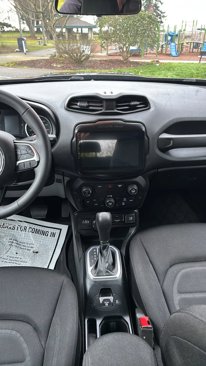 Used 2019 Jeep Renegade Latitude image 25