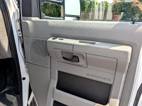 Used 2025 Ford E-350 and Econoline 350 Super Duty w/ Power Equipment Group image 28