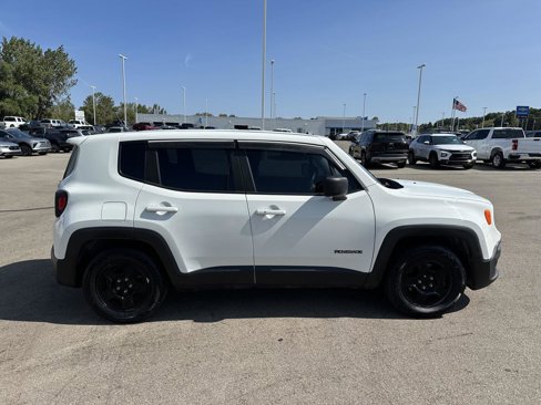 Used 2016 Jeep Renegade Sport w/ Power & Air Group image 9