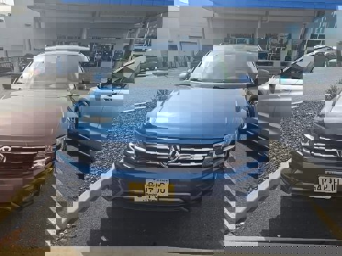 Used 2018 Volkswagen Tiguan S image 2