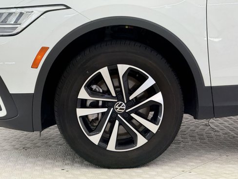 Used 2022 Volkswagen Tiguan S image 12