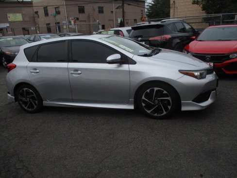 Used 2017 Toyota Corolla iM image 2