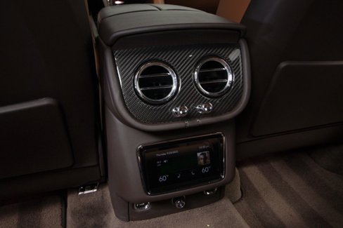 Used 2022 Bentley Bentayga image 46