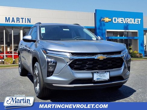 New 2025 Chevrolet Trax LT w/ Driver Confidence Package image 1