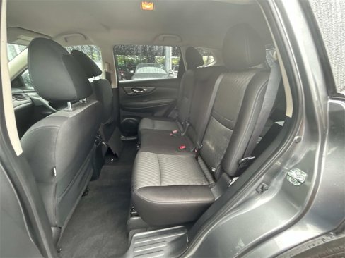 Used 2020 Nissan Rogue SV image 15