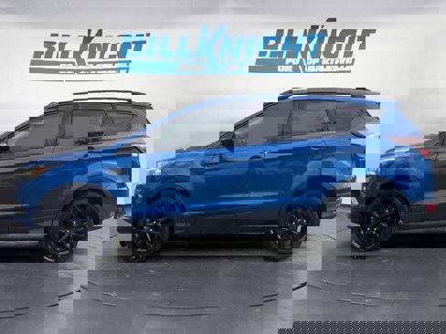Used 2017 Ford Escape SE w/ Equipment Group 201A image 2