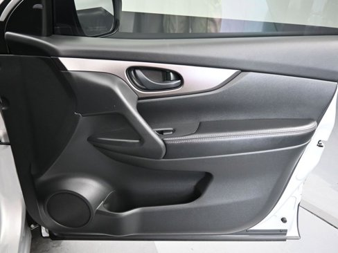 Used 2020 Nissan Rogue Sport S w/ Appearance Package image 38