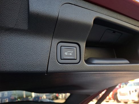 Used 2023 GMC Acadia SLE w/ Driver Convenience Package image 33