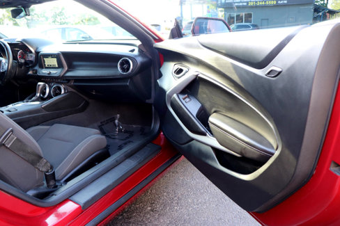 Used 2018 Chevrolet Camaro LT w/ RS Package image 15