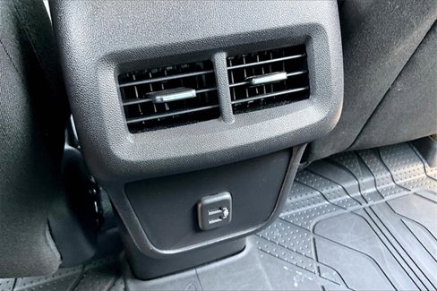 Used 2023 Chevrolet Equinox LT image 10