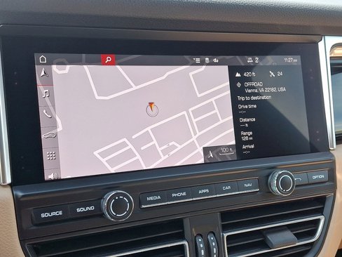 Used 2021 Porsche Macan image 18