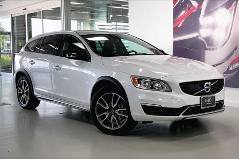 Used 2018 Volvo V60 T5 Cross Country image 20