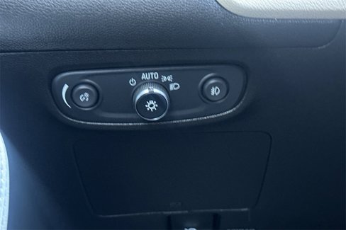 Used 2020 Buick Encore GX Essence w/ Experience Buick Package image 34