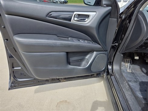 Certified 2020 Nissan Pathfinder SV image 11