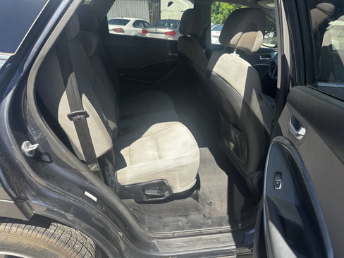 Used 2017 Hyundai Santa Fe SE image 18