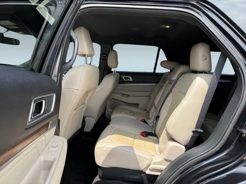 Used 2018 Ford Explorer Limited image 14