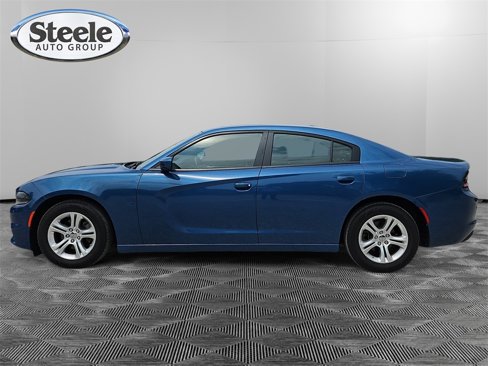 Used 2022 Dodge Charger SXT w/ Leather Interior Group image 2