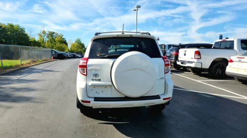 Used 2011 Toyota RAV4 4WD image 7