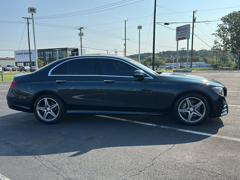 Used 2017 Mercedes-Benz E 300 4MATIC image 9