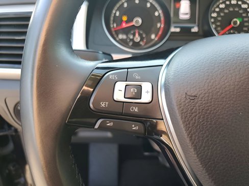 Used 2018 Volkswagen Atlas SEL w/ R-Line Package image 33
