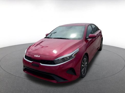 Used 2024 Kia Forte LXS image 4