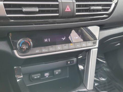 Used 2022 Kia Seltos SX w/ Sunroof Package image 18