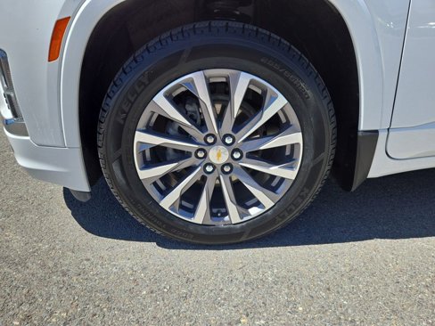 Used 2023 Chevrolet Traverse Premier image 10