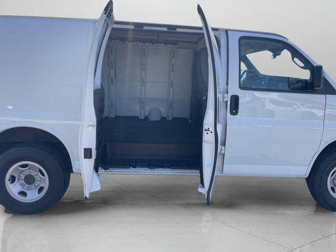 Used 2018 Chevrolet Express 2500 w/ Driver Convenience Package image 23