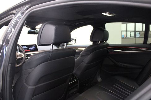 Used 2019 BMW 540i w/ M Sport Package image 16