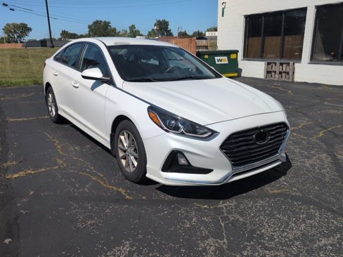 Used 2019 Hyundai Sonata SE w/ Winter Weather Package image 1