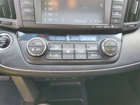Used 2016 Toyota RAV4 Limited image 29