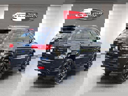 Used 2020 Jeep Grand Cherokee Altitude image 6